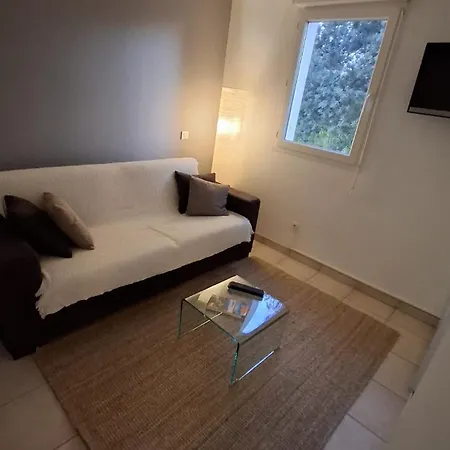 Kalliste Apartment *